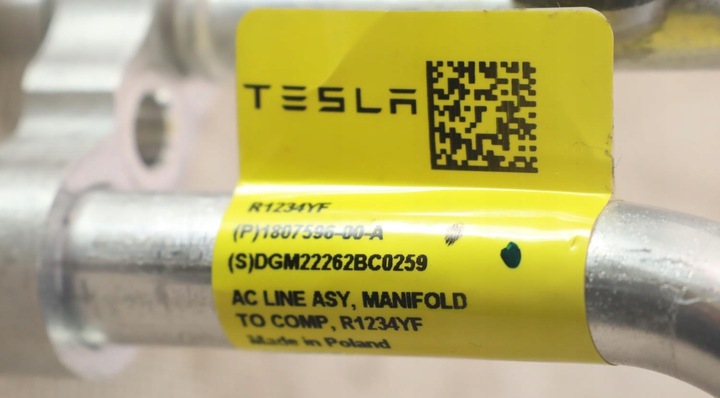 фото №11, Tesla модель y 2020- шланг шланг кондиціонера 1807596-00-a