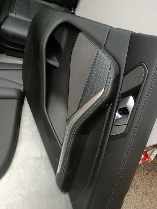 фото №8, Сиденья диван обшивки туннель bmw x5m g05 f95