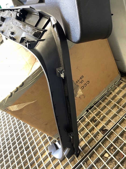 фото №10, Audi a4 b9 avant обивка багажника крышки электрический 8w9867973 8w9867979