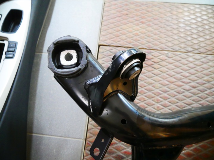 фото №8, Bmw e81 e82 e87 e88 e90 e91 e92 e93 балка підвіски зад підрамник передній заднє