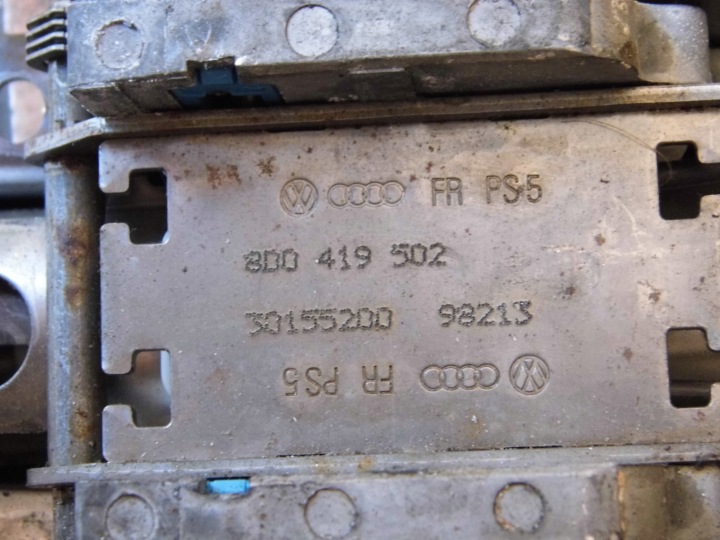 фото №5, Audi a4 b5 1.6b 98' рулевая колонка 8d0419502