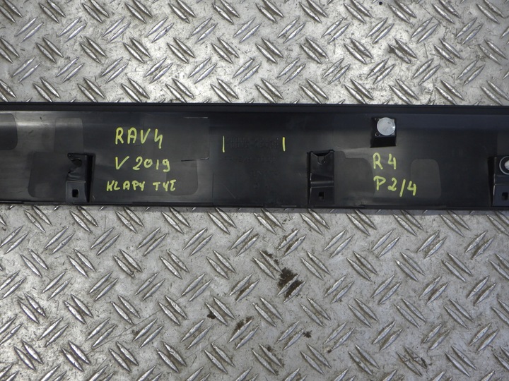 фото №7, Toyota rav4 19- накладка планка кришки 76802-42140