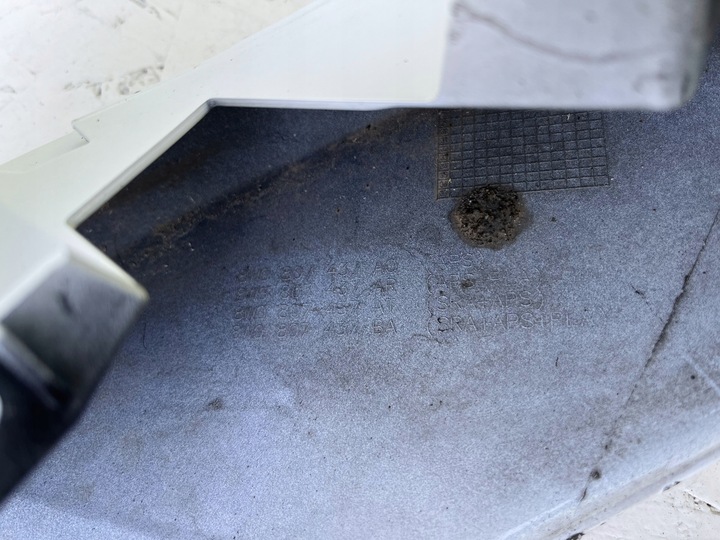 фото №16, Audi a4 b9 8w s line s4 бампер решётка радиатора 8w0 рестайлинг 8w0807437aq org fv 24h