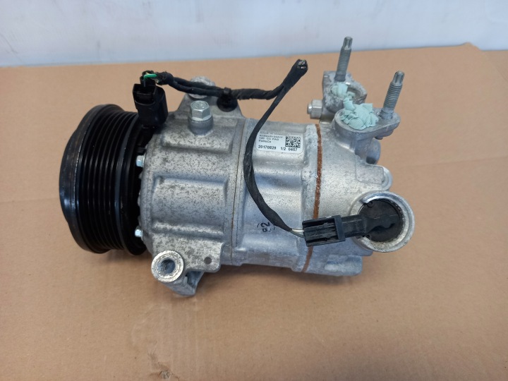 фото №5, Компрессор кондиционера ford fiesta mk8 h1bh-19d629-da