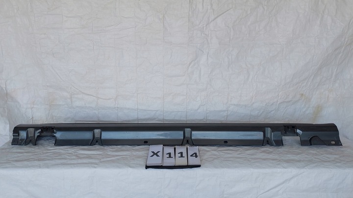 фото №6, Mwecedes c-klasa w205 amg накладка планка порогова права