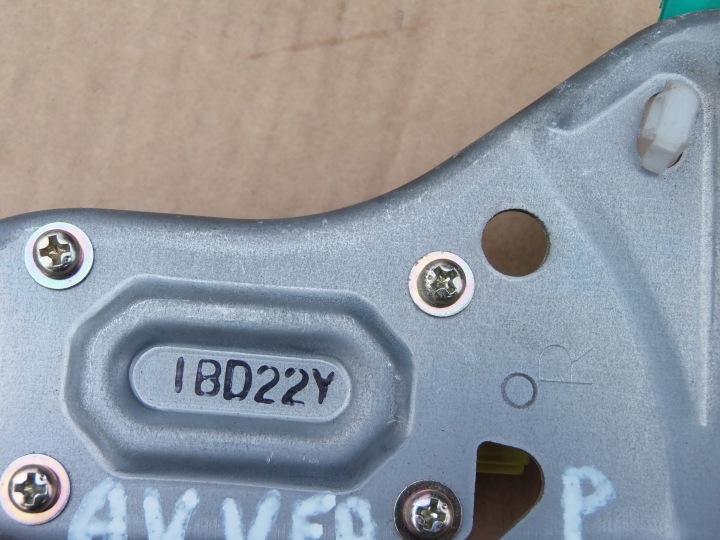 фото №8, Датчик удару праве toyota avensis verso 01-03r 2.0 d4d 89860-44010