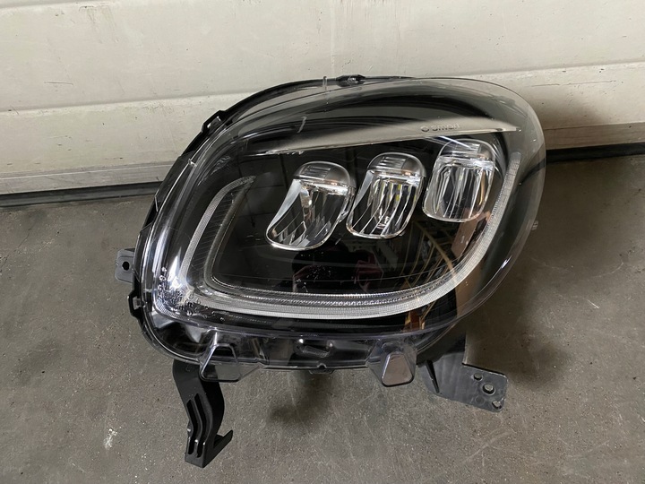 фото №1, Фара левый smart 453 полный led 260606726r