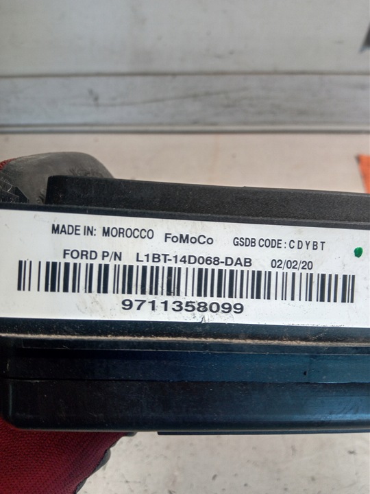 фото №3, Ford fiesta mk8 коробка предохранителей 1.0 eb