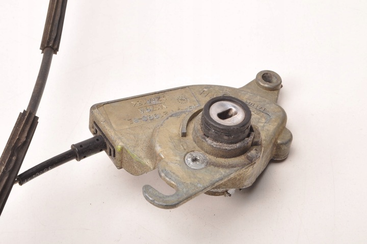 фото №8, Aston martin db9 замок двері праві перед 10 pin 30699445