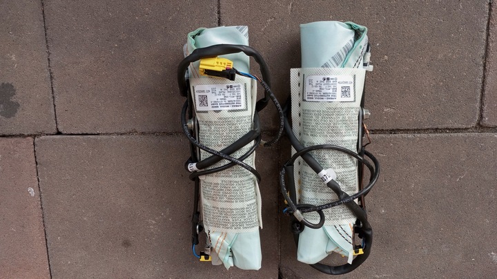 фото №1, Подушка подушка безпеки сидіння перед ліва-права-- audi a8 d4 4h0880241a/242a