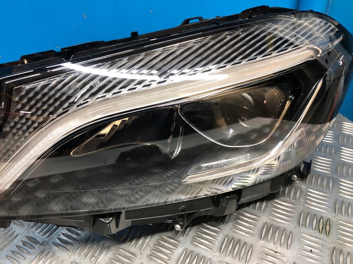 фото №9, Mercedes w176 рестайлинг лампа правая левая перед комплект полный led high performance