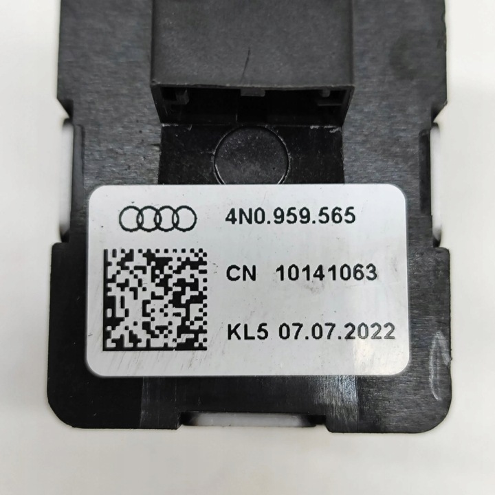 фото №7, Audi q4 sportback e-tron 2022 кнопка регулировка зеркал боковых