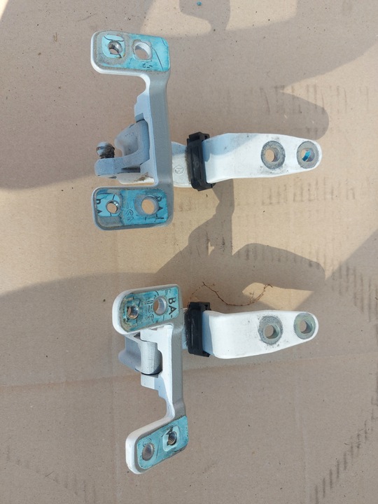 фото №1, Петлі кришки зад mercedes glk з доводчик