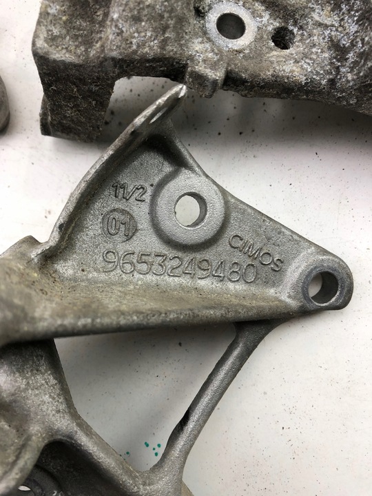 фото №12, Лапи кріплення генератора fiesta mk7