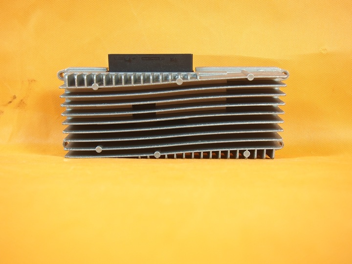 фото №1, Audi q5 8r рестайлінг підсилювач оригінал 8r0035223h