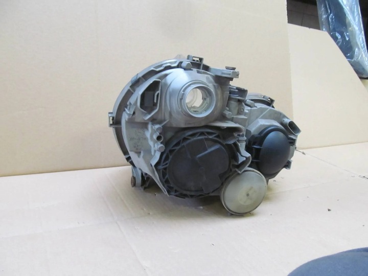 фото №12, Mercedes w203 рестайлинг 04-07 фара лампа левый перед передняя левая c410