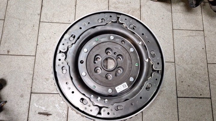 фото №1, Колесо сцепление двухмассовый renault kadjar captur ii 1.3 tce 123101804r