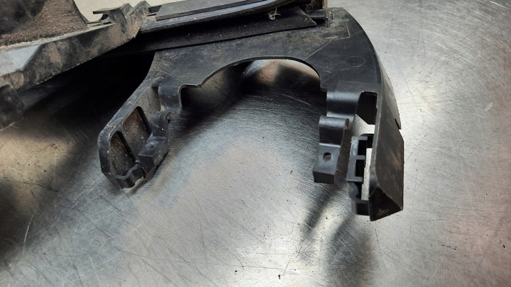 фото №5, Крепление защита заглушка замка левый перед 30699109 volvo v50