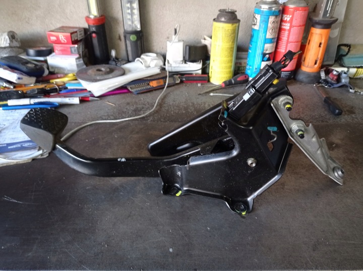 фото №2, Opel corsa c - педаль тормоза