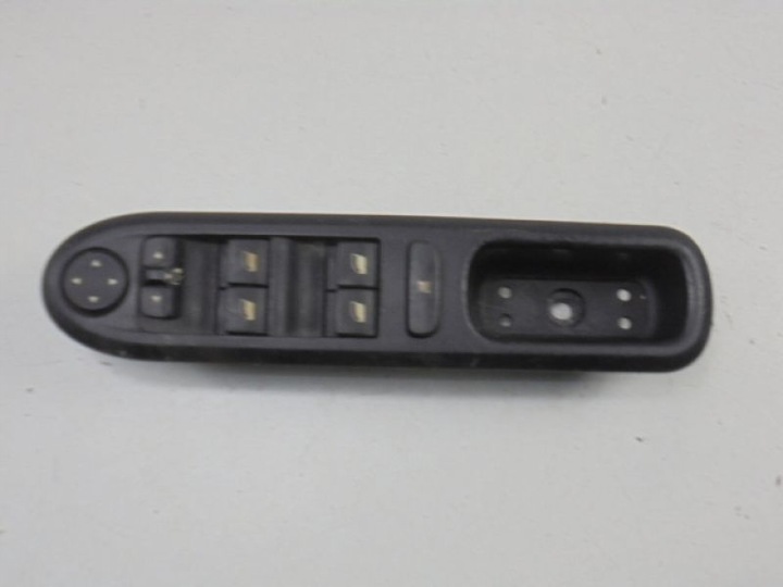 фото №7, Peugeot 407 выключатель стекло перед левый 96468704xt