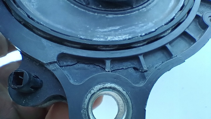 фото №6, Водяна помпа  toyota auris ii 1032m071088