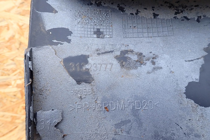 фото №13, Volvo xc60 рестайлинг 13- накладка спойлер бампера зад задний 31425494 оригинальный номер