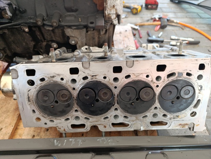 фото №6, Mercedes renault dacia 1.5d головка комплектная 110426296r