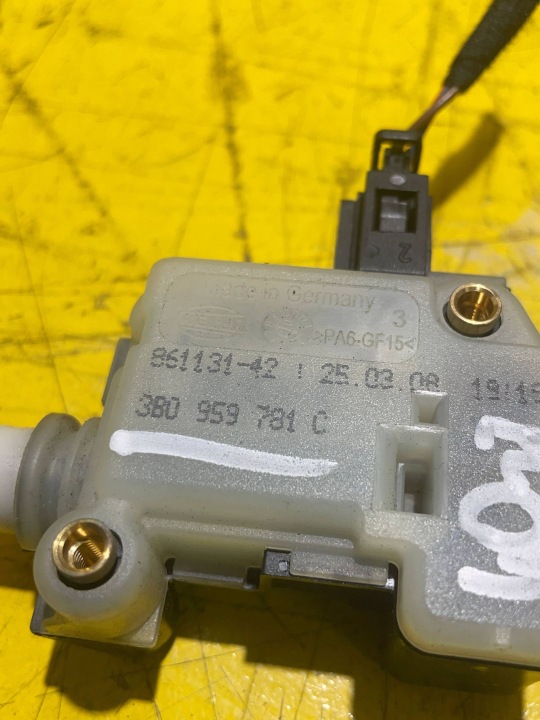 фото №6, Амортизатор крышки багажника vw polo iv 9n audi seat skoda 3b0959781c