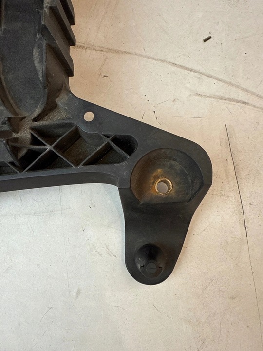 фото №8, Основание акумулятора volkswagen golf passat audi a3 8p