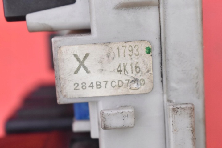 фото №7, Коробка запобіжників nissan murano 1 i z50 3.5 v6 234 km 02-08