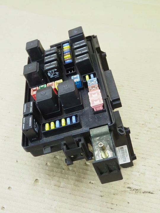 фото №16, Коробка запобіжників bsi chrysler 300c p05087269a