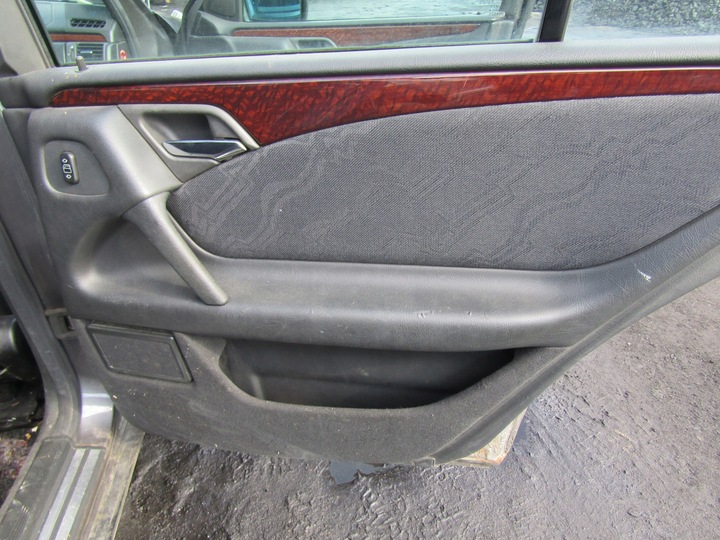 фото №9, Mercedes w210 95-99 sedan сидіння лівий правий диван оббивка двері kpl