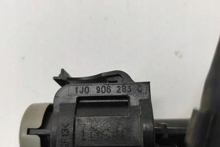 фото №6, Клапан электромагнитный vw touareg 7la, 7l6, 7l7 1j0906283c 2.5l дизель