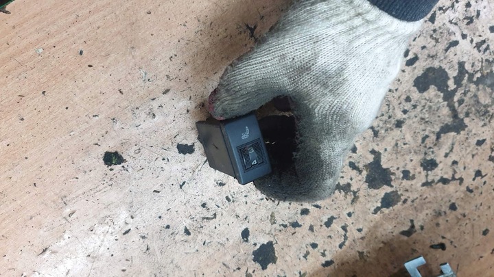 фото №1, Audi a8 d2 перемикач підігріву сидіння