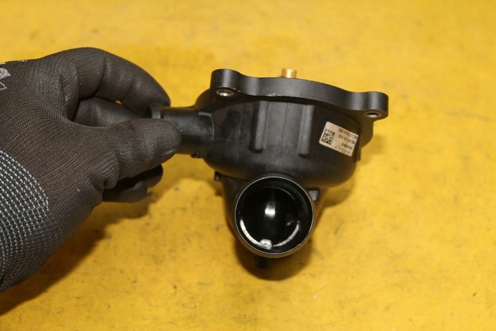 фото №4, Корпус насоса води s6 c6 5.2fsi 079121115ba