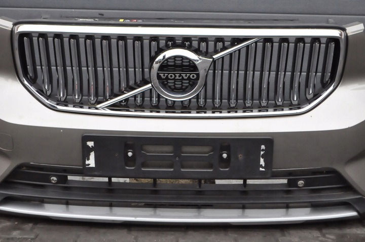 фото №12, Volvo xc40 бампер перед переднє комплектний w кольорі 727
