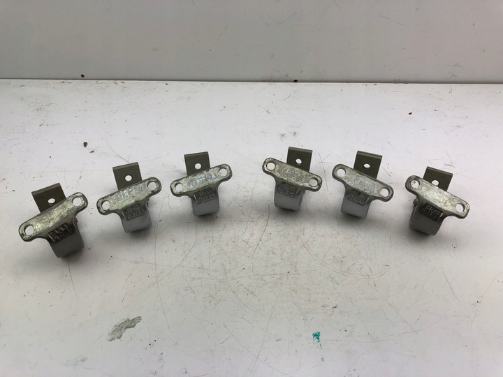 фото №1, Seat toledo octavia rapid петля кришки багажника