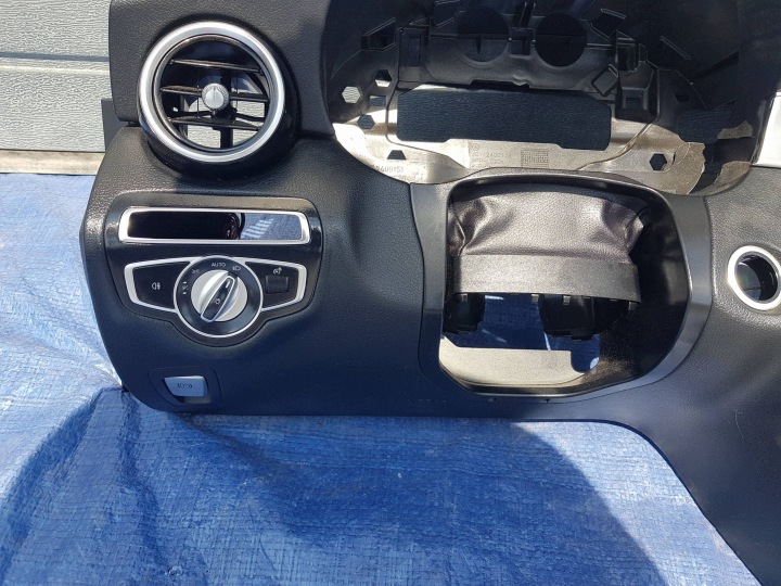 фото №8, Торпедо роздавальна капот mercedes c w205 eu європа