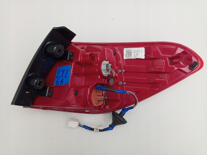 фото №10, Hyundai i30 iii універсал рестайлінг 21- лампа led задня ліва лівий зад 92401-g4600