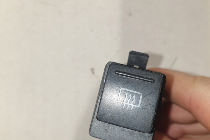 фото №7, Кнопка подогрева задней стёкла skoda superb i 3u4 3u0959621a 2.5l