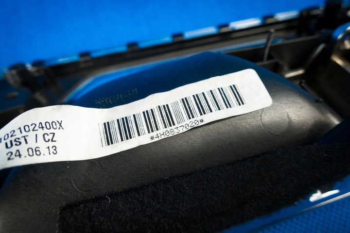 фото №9, Планка декоративна двері audi a8 4h0867102e