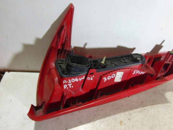 фото №8, Лампа правая задняя зад 5 pin peugeot 206 sw