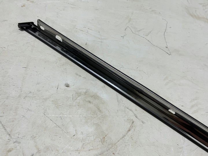 фото №8, Corolla e21 универсал планка декоративная рамки дверь левый зад чёрная матовая длинная