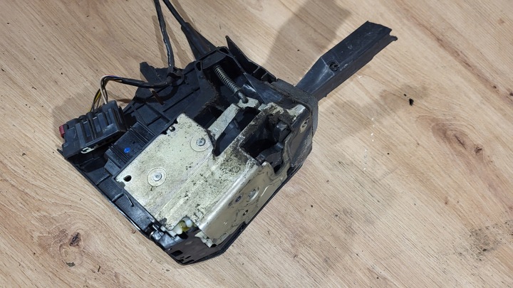 фото №5, Замок правые перед ford fiesta mk6 02- hb 5d 8 pin