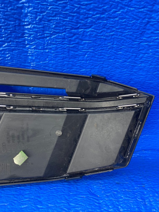 фото №9, Audi a4 b9 решітка бампера права 8w0807682g