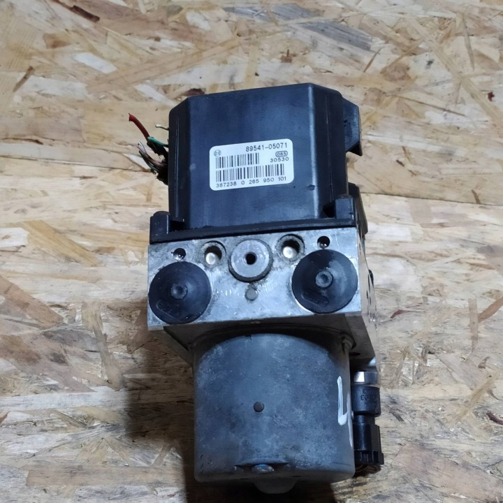 фото №7, Насос модуль керування abs toyota avensis t25 2.0 d4d 44540-05031 0265225228