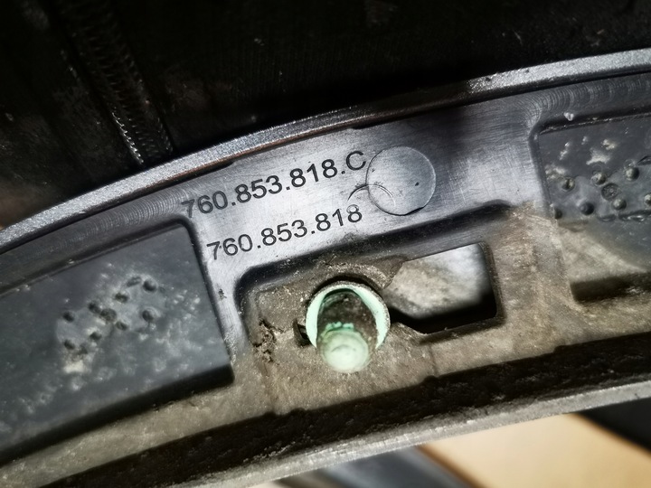 фото №4, Vw touareg iii права планка крила зад 760853818c