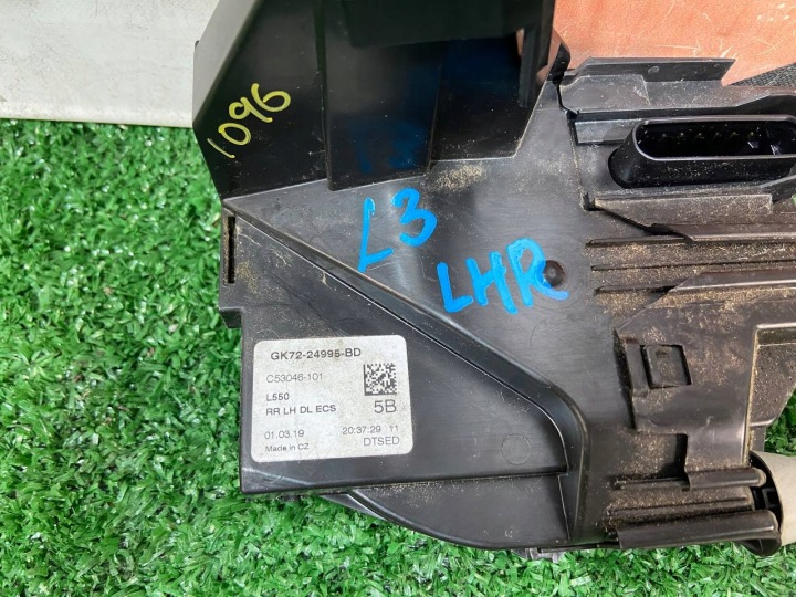 фото №9, Замок двері зад ліве range rover velar l560 j8a2-24995-ad