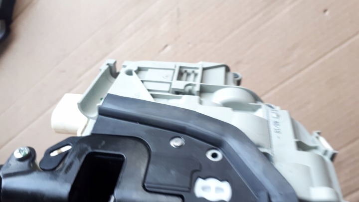 фото №7, A4 b9 8w замок дверь правая зад 8 pin a5 8w q5