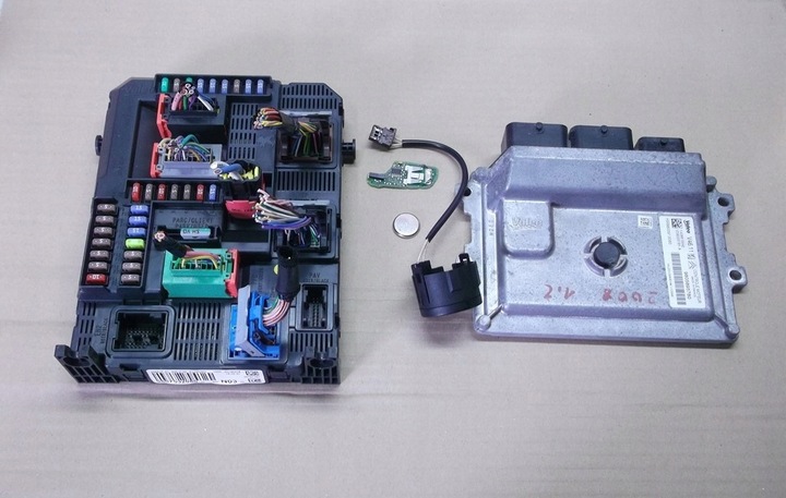 фото №1, Peugeot 2008 1,2 vti набір стартовий комп'ютер